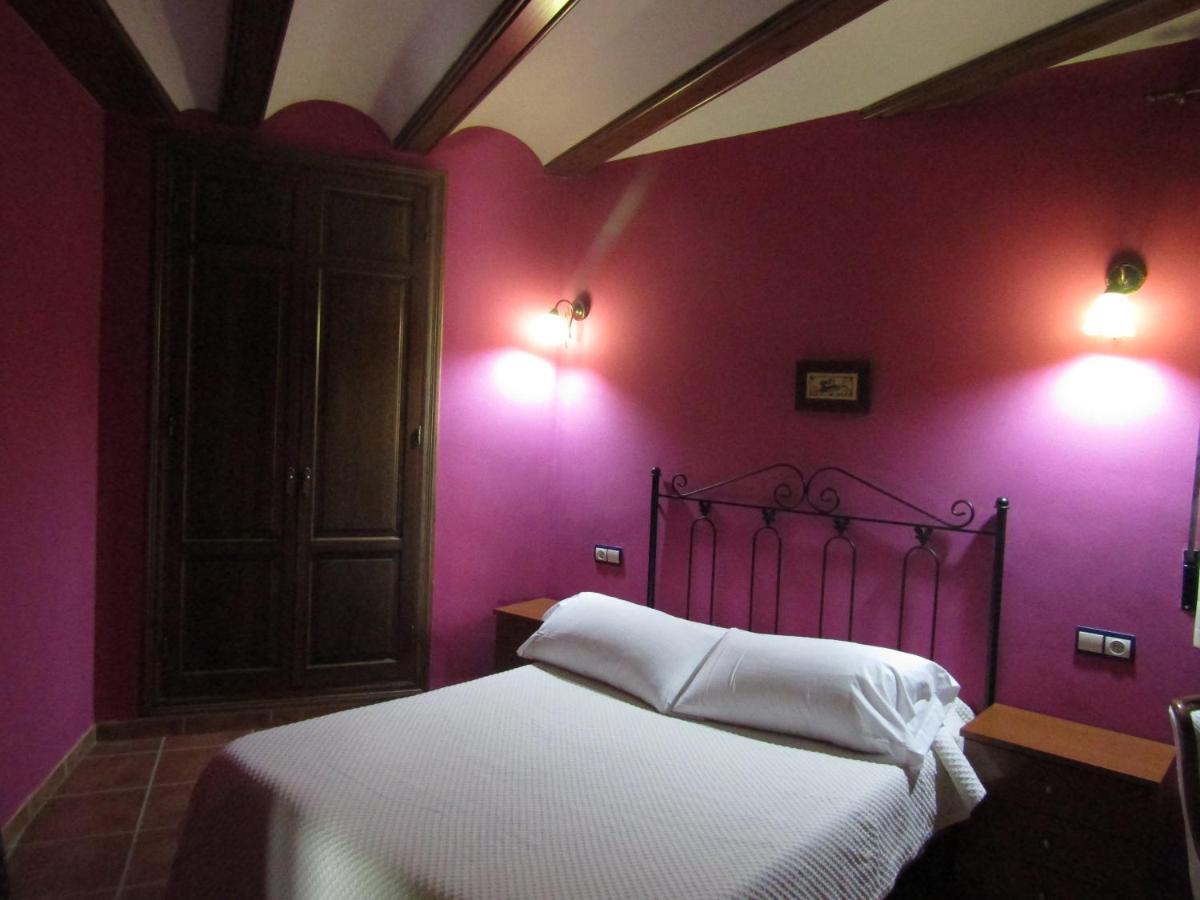 Hostal Paquita Allepuz Екстериор снимка