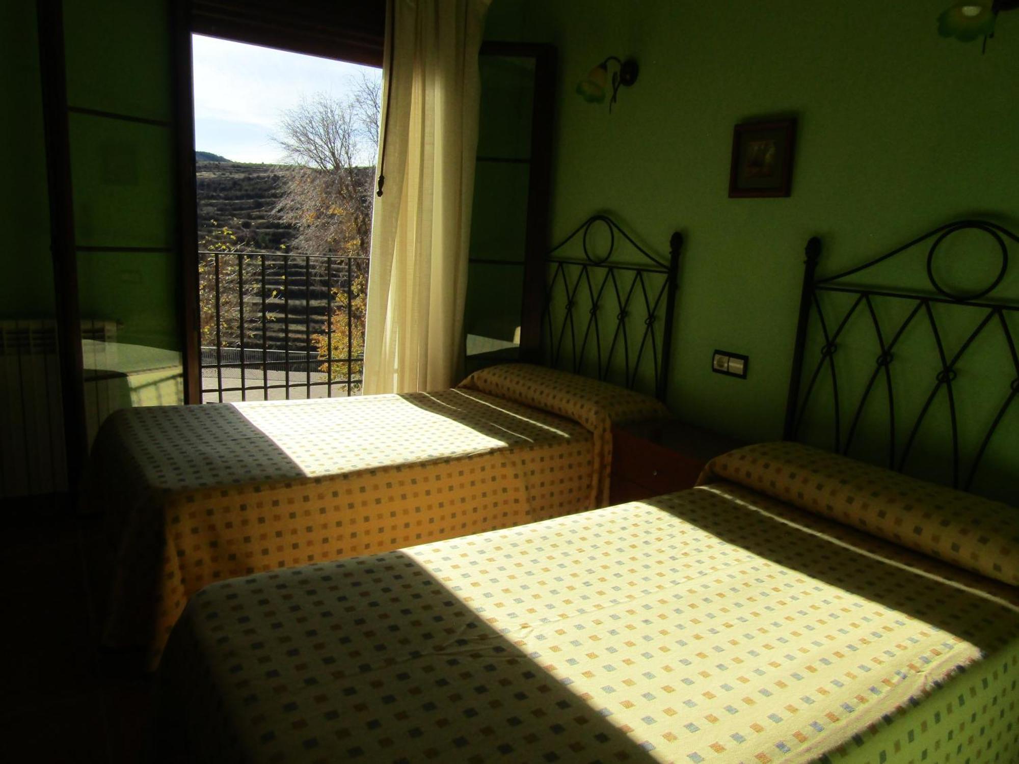 Hostal Paquita Allepuz Екстериор снимка